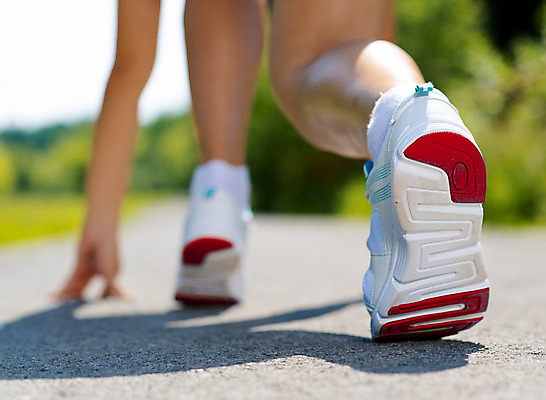 포토 JPG 해외이미지 라이프스타일 여자 남자 도로 스포츠 포즈 신발 십자가 신체 모션 발 자연 건강 사람 성인 사람없음 야외 달리기 조깅 운동 에너지 연습 속도 근육질 마라톤 단계 달리기선수 선로 양발 해외202004 해외202105 해외포토 길 교통시설 근육 경기 생활 신체부위 육상스포츠 몸매 생태계 육상선수 파일형식