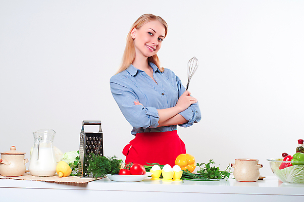 포토 JPG 해외이미지 백인 1 헤어스타일 여자 행복 음식 채소 주택 실내 건강 요리 한명 서기 미소 사람 성인 내부 빨간색 세로 청춘 금발 섹시 주방 식사 샐러드 신선 아내 아침식사 자르기 후추 점심식사 혼자 해외202004 해외202105 해외포토 서양인 감정 컬러 컨셉 모션 표정 건물 향신료 파일형식