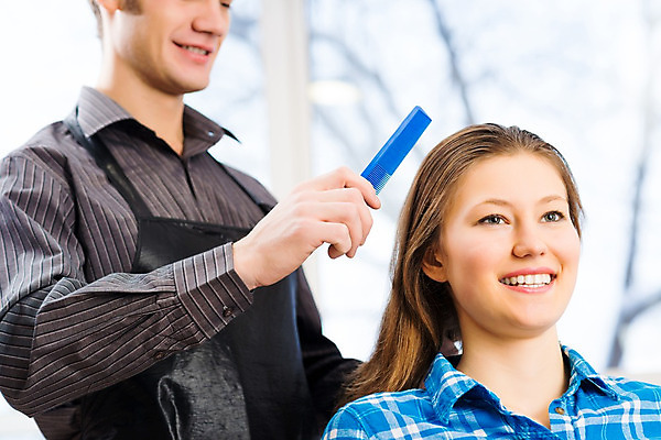 포토 JPG 해외이미지 백인 직업 라이프스타일 헤어스타일 손 여자 남자 행복 비즈니스 손가락 사람 성인 두명 머리 유행 상점 거울 장비 머리빗 미용사 이발 자르기 고객 서비스 이발소 돌봄 스타일리스트 이발사 스타일 해외202004 해외202105 해외포토 서양인 감정 모션 생활 신체부위 미용용품 뷰티샵 파일형식