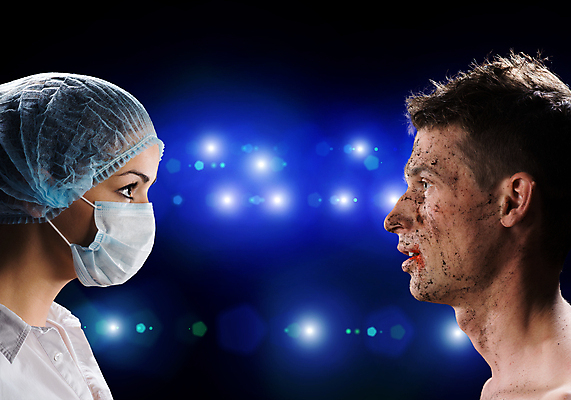 포토 JPG 해외이미지 백인 직업 여자 남자 건강 병원 안전 두명 치료 파란색 약 장비 환자 간호사 의사 긴급 대접 도움 수술 기술자 구출 상처 구조원 간호 서비스 붕대 기본 돌봄 보증 작전 지원 해외202004 해외202105 해외포토 서양인 컬러 컨셉 의학 모션 사람 의료진 빚 파일형식