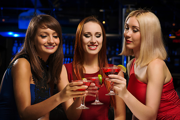 포토 JPG 해외이미지 백인 라이프스타일 드레스 여자 행복 음료 유리 휴가 새로움 3 미소 웃음 사람 소녀 20대 세명 친구 파티 우정 기쁨 마시기 축하 칵테일 뜨거움 생일 그룹 야간 저녁 샴페인 클럽 스타일 유흥 해외202004 해외202105 해외포토 자연요소 서양인 옷 기념일 감정 어린이 컨셉 관계 모션 재질 주류 표정 이벤트 청년 생활 파일형식