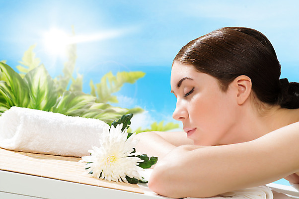 포토 JPG 해외이미지 백인 라이프스타일 손 여자 꽃 감정 얼굴 백그라운드 신체 자연 건강 한명 성인 빛 쌓기 스파 화목 목욕 화장품 신선 씻기 소프트포커스 누드 피부 크림 순수 피부관리 보케 아로마 내추럴 돌봄 블러 치유 해외202004 해외202105 해외포토 서양인 식물 1 컨셉 모션 촬영기법 사람 생활 신체부위 뷰티 청결 생태계 파일형식