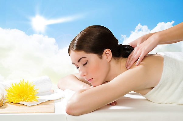 포토 JPG 해외이미지 백인 라이프스타일 손 여자 꽃 감정 얼굴 백그라운드 신체 자연 건강 한명 성인 빛 쌓기 스파 화목 목욕 화장품 신선 씻기 소프트포커스 누드 피부 크림 순수 피부관리 보케 아로마 내추럴 돌봄 블러 치유 해외202004 해외202105 해외포토 서양인 식물 1 컨셉 모션 촬영기법 사람 생활 신체부위 뷰티 청결 생태계 파일형식