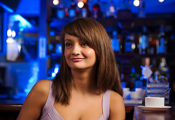 포토 JPG 해외이미지 백인 모델 직업 1 라이프스타일 응시 여자 남자 커피 음료 비즈니스 통신 탁자 휴식 한명 사람 앉기 성인 목재 컵 유행 상점 식당 검은색 카페 머그컵 마시기 도시 바 계산대 내추럴 단절 스타일 해외202004 해외202105 해외포토 서양인 나무 식기 시선 컬러 가구 컨셉 재료 모션 생활 파일형식