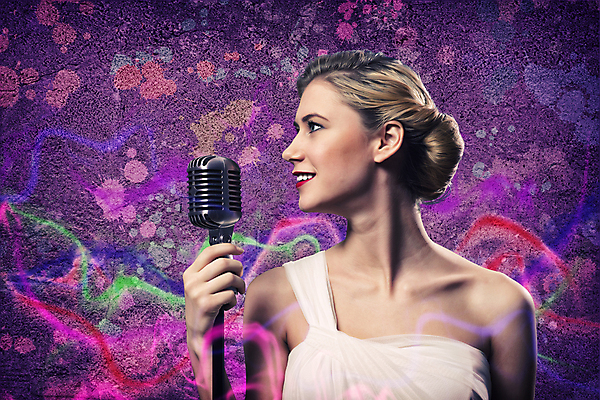 포토 JPG 해외이미지 모델 여자 별 음악 노래 갈색머리 한명 사람 이벤트 파티 유행 어둠 소리 콘서트 공연 연주자 음악가 가수 무대 표현 악단 우아함 시원함 마이크 클럽 디스코 오디오 팝 생존 효과 해외202004 해외202105 해외포토 자연요소 직업 1 헤어스타일 음향기기 컨셉 문화예술 전자제품 춤 파일형식