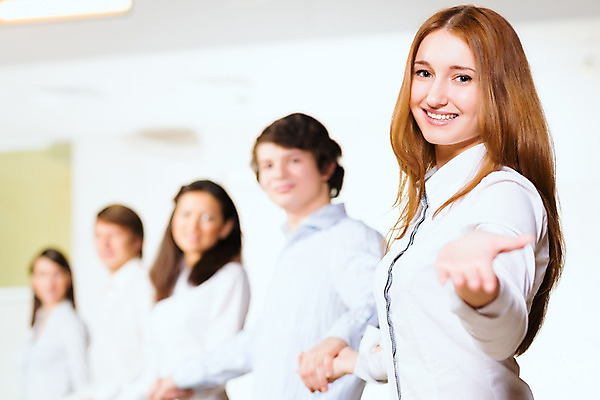 포토 JPG 해외이미지 백인 직업 손 응시 남자 행복 얼굴 선 백그라운드 회사 비즈니스 CEO 사업가 성공 갈색머리 미소 사람 여러명 성인 빛 사무실 비즈니스맨 비즈니스우먼 그룹 닫기 동료 내추럴 경영 정중 해외202004 해외202105 해외포토 서양인 헤어스타일 시선 여자 감정 다수 컨셉 관계 모션 표정 신체부위 직장인 파일형식