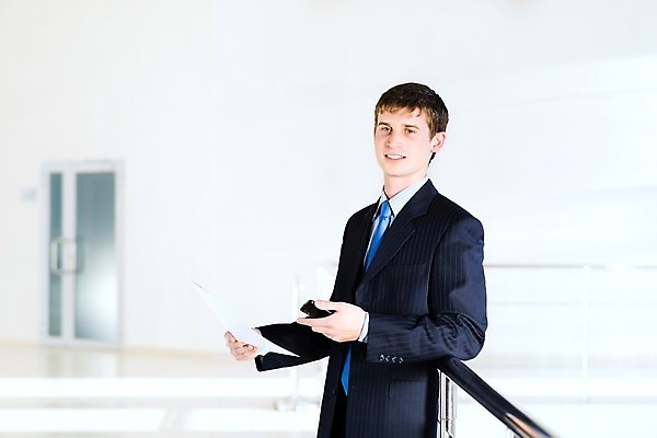 포토 JPG 해외이미지 백인 직업 1 라이프스타일 응시 남자 생각 회사 비즈니스 CEO 탁자 실내 관리 한명 사람 성인 사무실 검은색 흰색 업무 비즈니스맨 비즈니스우먼 자신감 집중 책상 경영자 문서 팔 턱 경영 서류판 심각 혼자 치프 해외202004 해외202105 해외포토 서양인 시선 여자 감정 컬러 가구 컨셉 내부 생활 신체부위 사무용품 작업 직장인 리더 파일형식