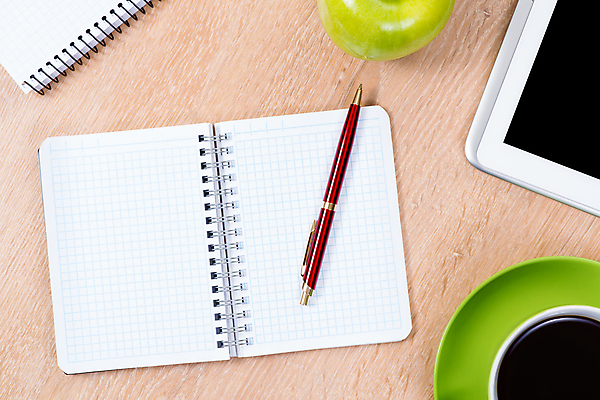 포토 JPG 해외이미지 교육 종이 커피 백그라운드 돈 인터넷 비즈니스 통신 탁자 직장 사람없음 목재 책 금융 컴퓨터 터치패드 사무실 알약 펜 디지털 스크린 모니터 공백 장비 흰색 키보드 업무 메시지 뉴스 플랫 전자책 사과 휴대용 무선전화기 전자 공유 멀티미디어 설정 패드 터치스크린 해외202004 해외202105 해외포토 나무 음료 컬러 가구 과일 회사 재료 경제 전자제품 필기구 약 작업 재산 전화기 오브젝트 파일형식