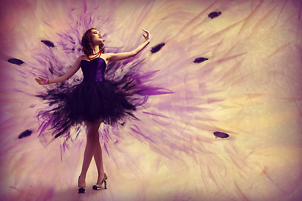 포토 JPG 해외이미지 백인 드레스 옷 여자 포즈 나비 백그라운드 컨셉 신체 모션 추상 갈색머리 건강 미술 한명 성인 유행 점프 댄서 에너지 자유 표현 춤 화려 우아함 불기 가득함 깃털 역동적 공상 에어로빅 모음 마법 길이 화상 해외202004 해외202105 해외포토 서양인 직업 1 헤어스타일 곤충 무늬 문화예술 사람 한글 운동 상처 파일형식