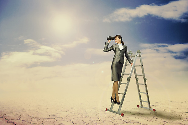 포토 JPG 해외이미지 백인 구름 직업 1 응시 여자 컨셉 비즈니스 사다리 자연 하늘 성공 미래 노동자 한명 사람 성인 야외 환경 쌍안경 성장 관찰 비즈니스우먼 자신감 분석 검색 경영자 기회 사냥 비전 해결 스파이 패기 혼자 해외202004 해외202105 해외포토 자연요소 서양인 시선 감정 모션 망원경 도구 직장인 리더 생태계 파일형식