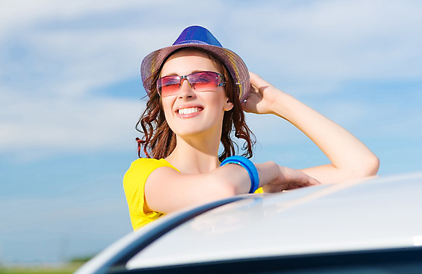 포토 JPG 해외이미지 라이프스타일 손 여자 행복 도로 물결 여행 창문 교통시설 자동차 하늘 휴가 한명 사람 성인 파란색 여행객 운전 자유 운전사 무료 자동 해외202004 해외202105 해외포토 직업 1 감정 길 육상교통 컬러 교통 컨셉 모션 생활 신체부위 시설 파일형식