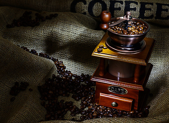 포토 JPG 해외이미지 전통 디자인 커피 음료 백그라운드 콩 미술 사람없음 목재 장식 컵 갈색 우주 상점 식당 검은색 어둠 침묵 카페 수확 시골 업무 고급 닫기 맛 아침식사 굽기 오브젝트 메뉴 질감 복고 아로마 그라인더 갈기 에스프레소 내추럴 방앗간 세피아 옛날 카페인 스타일 방식 해외202004 해외202105 해외포토 나무 식기 컬러 컨셉 농업 재료 모션 문화예술 곡류 촬영기법 식사 소리 작업 구이 커피용품 파일형식