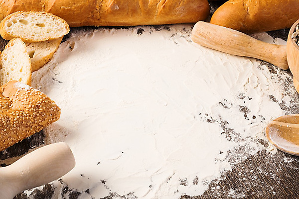 포토 JPG 해외이미지 빵 실내 사람없음 바게트 밀가루 제빵 카피스페이스 나무배경 해외202004 해외202105 해외포토 음식 백그라운드 내부 제과제빵 공백 가루 파일형식