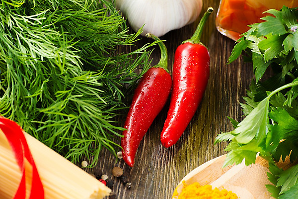 포토 JPG 해외이미지 식물 접시 음식 농업 채소 과일 재료 고추 건조 건강 요리 동양인 사람없음 빨간색 초록색 컬러풀 노란색 검은색 중국 어둠 신선 뜨거움 그룹 맛 가루 허브 향신료 오브젝트 유기농 매움 아로마 향 후추 내추럴 연소 시나몬 해외202004 해외202105 튀르키예 해외포토 식기 웰빙 산업 아시아 컬러 컨셉 인종 향미료 파일형식