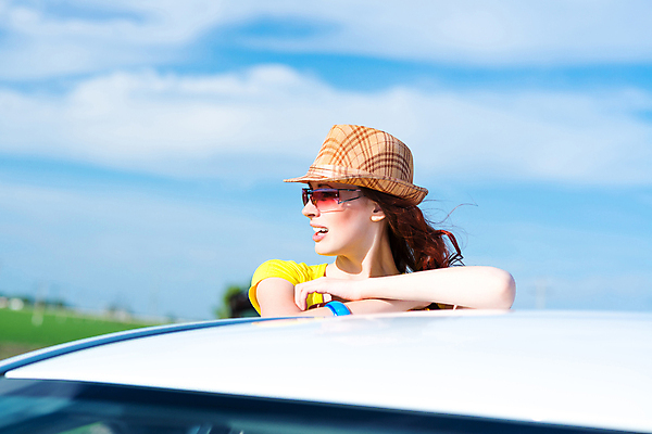 포토 JPG 해외이미지 라이프스타일 손 여자 행복 도로 물결 여행 창문 교통시설 자동차 하늘 휴가 한명 사람 성인 파란색 여행객 운전 자유 운전사 무료 자동 해외202004 해외202105 해외포토 직업 1 감정 길 육상교통 컬러 교통 컨셉 모션 생활 신체부위 시설 파일형식