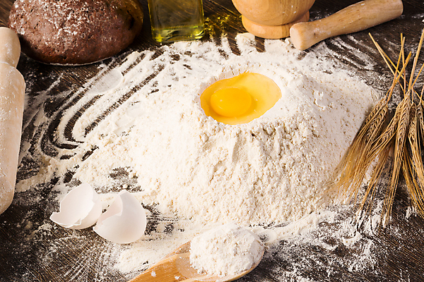 포토 JPG 해외이미지 음식 백그라운드 재료 탁자 건강 요리 사람없음 목재 갈색 노란색 쿠키 주방 계란 식사 침묵 빵집 껍질 흰색 기구 사발 아침식사 널 큼 낟알 밀 다발 굽기 오브젝트 준비 날것 슛 밀가루 덩어리 번 핸드메이드 해외202004 해외202105 해외포토 나무 빵 컬러 가구 디저트 곡류 상점 알 소리 사기그릇 크기 가루 구이 파일형식