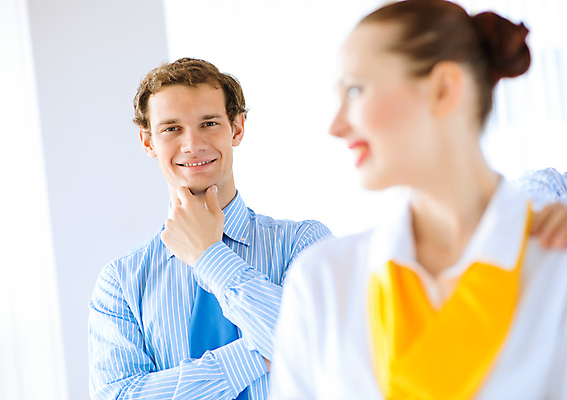 포토 JPG 해외이미지 직업 손 남자 행복 무기 백그라운드 비즈니스 사업가 성공 관리 미소 사람 정장 성인 두명 금융 사무실 흰색 비즈니스맨 자신감 상담원 대표 종업원 중개인 스마트 동료 리더 경영 관리자 정중 해외202004 해외202105 해외포토 옷 감정 컬러 컨셉 관계 표정 신체부위 경제 직장인 사무원 파일형식