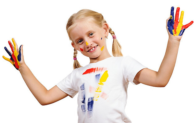 포토 JPG 해외이미지 백인 손 여자 교육 행복 얼굴 어린이 손가락 주택 창조 미술 한명 사람 내부 파란색 학습 컬러풀 육아 표현 그리기 집중 그림 만들기 예술가 화가 개발 고립 돌봄 초보 펠트 해외202004 해외202105 해외포토 서양인 직업 1 감정 컬러 컨셉 모션 문화예술 건물 신체부위 파일형식 천_직물