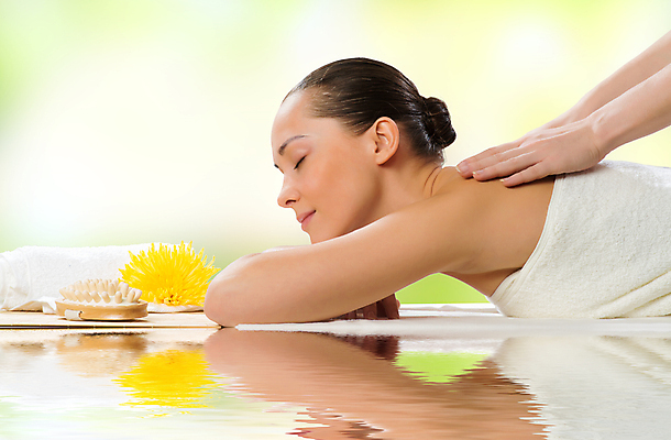 포토 JPG 해외이미지 백인 라이프스타일 손 여자 꽃 감정 얼굴 백그라운드 신체 자연 건강 한명 성인 빛 쌓기 스파 화목 목욕 화장품 신선 씻기 소프트포커스 누드 피부 크림 순수 피부관리 보케 아로마 내추럴 돌봄 블러 치유 해외202004 해외202105 해외포토 서양인 식물 1 컨셉 모션 촬영기법 사람 생활 신체부위 뷰티 청결 생태계 파일형식