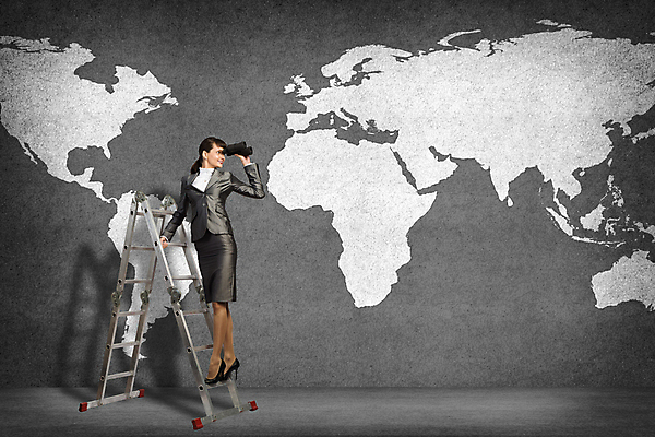 포토 JPG 해외이미지 백인 직업 1 응시 여자 벽 컨셉 지도 비즈니스 사다리 자연 성공 미래 그림자 한명 사람 성인 세계 환경 쌍안경 성장 관찰 비즈니스우먼 자신감 분석 검색 경영자 기회 사냥 비전 해결 스파이 패기 혼자 해외202004 해외202105 해외포토 서양인 시선 감정 모션 망원경 도구 직장인 리더 생태계 파일형식