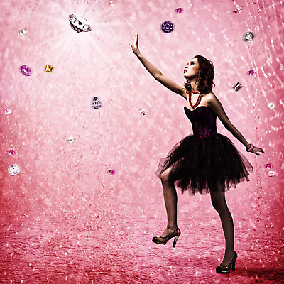 포토 JPG 해외이미지 백인 드레스 옷 여자 포즈 나비 백그라운드 컨셉 신체 모션 추상 갈색머리 건강 미술 한명 성인 유행 점프 댄서 에너지 자유 표현 춤 화려 우아함 불기 천 가득함 깃털 역동적 공상 에어로빅 모음 마법 길이 화상 해외202004 해외202105 해외포토 서양인 직업 1 헤어스타일 곤충 무늬 문화예술 사람 운동 직물 상처 파일형식