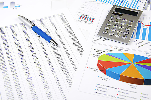 포토 JPG 해외이미지 직업 종이 컨셉 돈 회사 비즈니스 통계 탁자 성공 그래프 사람없음 컵 금융 경제 파란색 사무실 펜 볼펜 자료 계산기 정보 성장 업무 그리기 시장 계획 주식 예측 가격 오브젝트 무역 보고서 문서 투자 이익 회계 경영 마케팅 수입 자금 해외202004 해외202105 해외포토 식기 산업 컬러 가구 모션 문구용품 필기구 장비 작업 재산 파일형식