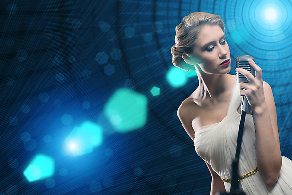 포토 JPG 해외이미지 모델 여자 별 음악 노래 갈색머리 한명 사람 이벤트 파티 유행 어둠 소리 콘서트 공연 연주자 음악가 가수 무대 표현 악단 우아함 시원함 마이크 클럽 디스코 오디오 팝 생존 효과 해외202004 해외202105 해외포토 자연요소 직업 1 헤어스타일 음향기기 컨셉 문화예술 전자제품 춤 파일형식