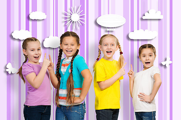 포토 JPG 해외이미지 백인 라이프스타일 응시 여자 행복 어린이 선 티셔츠 함께함 건강 관리 서기 웃음 사람 앉기 여러명 친구 파티 우정 그룹 시원함 긍정 고립 줄서기 많음 해외202004 해외202105 해외포토 서양인 시선 감정 다수 컨셉 셔츠 관계 모션 표정 이벤트 생활 파일형식