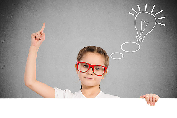 포토 JPG 해외이미지 백인 손 배너 여학생 여자 행복 포스터 종이 얼굴 어린이 백그라운드 비즈니스 텍스트 학교 간판 광고판 한명 사람 우주 공백 기쁨 방 정보 흰색 신용카드 메시지 엿보기 사인 보여주기 해외202004 해외202105 해외포토 서양인 1 학생 교육 감정 컬러 모션 알림판 신체부위 금융 판 파일형식