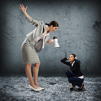 포토 JPG 해외이미지 백인 손 여자 감정 백그라운드 컨셉 비즈니스 사업가 통신 노동자 사람 성인 두명 머리 확성기 어둠 외침 정보 분노 표현 잡기 비즈니스맨 비즈니스우먼 발표 종업원 동료 리더 각도 시끄러움 책임자 소통 공격적 비명 치프 해외202004 해외202105 해외포토 서양인 직업 남자 관계 모션 신체부위 소리 직장인 파일형식