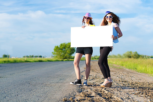 포토 JPG 해외이미지 라이프스타일 손 배너 계절 여자 행복 도로 여행 컨셉 자연 하늘 휴가 항해 사람 성인 야외 두명 여행객 우주 공백 자유 잡기 고속도로 기다림 메시지 가득함 화이트보드 판지 길가 루트 방법 하이커 해외202004 해외202105 해외포토 감정 길 배_교통 교통시설 모션 생활 신체부위 생태계 파일형식