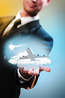 포토 JPG 해외이미지 백인 구름 직업 모자 행복 산업 유니폼 비즈니스 교통시설 비행기 안테나 한명 미소 성인 파란색 빛 자유 인사 자신감 공항 파일럿 승무원 항공 출발 상업 엔진 에어쇼 대패 중력 해외202004 해외202105 해외포토 자연요소 서양인 1 잡화 옷 감정 컬러 교통 컨셉 통신 항공교통 대중교통 표정 사람 예절 시설 쇼 파일형식