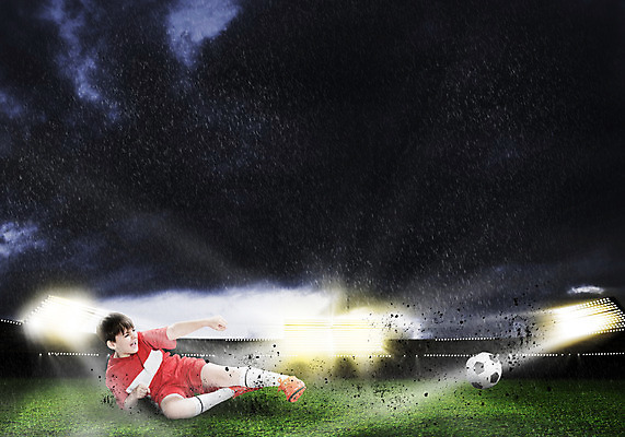 포토 JPG 해외이미지 라이프스타일 남자 어린이 스포츠 포즈 신발 밭 공 놀이 부츠 한명 사람 경기 소년 잔디 취미 야외 초록색 운동 축구 경쟁 경기장 게임 골 양발 운동가 플레이어 해외202004 해외202105 해외포토 식물 1 컬러 컨셉 농업 스포츠시설 건강 생활 구기 파일형식