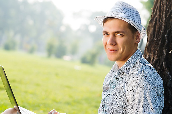 포토 JPG 해외이미지 나무 백인 직업 1 응시 공원 남자 백그라운드 컨셉 셔츠 밭 인터넷 비즈니스 자연 성공 모바일 휴식 한명 미소 사람 앉기 정장 소년 초원 성인 야외 초록색 여름 파란색 노트북 컴퓨터 공책 타이핑 업무 비즈니스맨 경영자 단절 해외202004 해외202105 해외포토 서양인 식물 시선 옷 계절 공공시설 어린이 컬러 상의 농업 모션 문구용품 표정 전자제품 작업 직장인 리더 생태계 파일형식