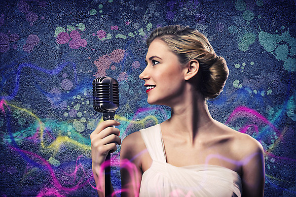 포토 JPG 해외이미지 모델 여자 별 음악 노래 갈색머리 한명 사람 이벤트 파티 유행 어둠 소리 콘서트 공연 연주자 음악가 가수 무대 표현 악단 우아함 시원함 마이크 클럽 디스코 오디오 팝 생존 효과 해외202004 해외202105 해외포토 자연요소 직업 1 헤어스타일 음향기기 컨셉 문화예술 전자제품 춤 파일형식