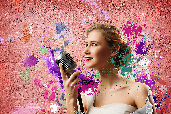 포토 JPG 해외이미지 모델 여자 별 음악 노래 갈색머리 한명 사람 이벤트 파티 유행 어둠 소리 콘서트 공연 연주자 음악가 가수 무대 표현 악단 우아함 시원함 마이크 클럽 디스코 오디오 팝 생존 효과 해외202004 해외202105 해외포토 자연요소 직업 1 헤어스타일 음향기기 컨셉 문화예술 전자제품 춤 파일형식