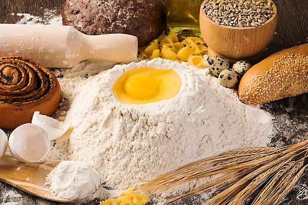 포토 JPG 해외이미지 음식 백그라운드 재료 탁자 건강 요리 사람없음 목재 갈색 노란색 쿠키 주방 계란 식사 침묵 빵집 껍질 흰색 기구 사발 아침식사 널 큼 낟알 밀 다발 굽기 오브젝트 준비 날것 슛 밀가루 덩어리 번 핸드메이드 해외202004 해외202105 해외포토 나무 빵 컬러 가구 디저트 곡류 상점 알 소리 사기그릇 크기 가루 구이 파일형식