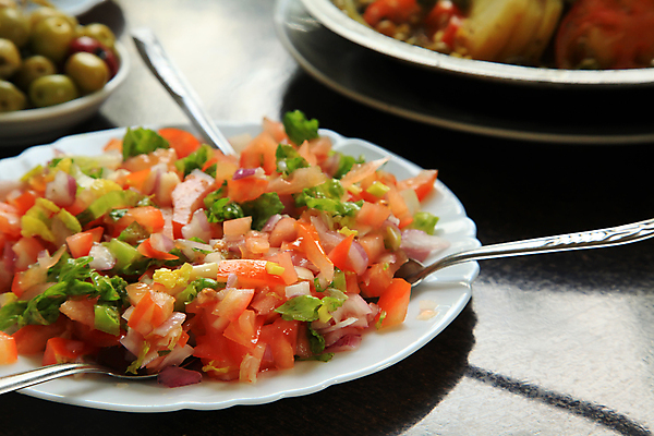 포토 JPG 해외이미지 전통 문화 음식 토마토 양파 오이 사람없음 요식업 샐러드 신선 자르기 퓨전 모로코 브루스케타 식초 이국적 채식주의자 개조 해외202004 해외202105 해외포토 산업 채소 모션 아프리카 채식 파일형식