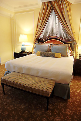 포토 JPG 해외이미지 1 디자인 아시아 여행 교실 베개 호텔 휴가 휴식 사랑 동양인 사람없음 내부 책 침실 방 낭만 신혼여행 흰색 침대 고급 소중 만족 부드러움 시트 예약 설정 경영 프리미엄 해외202004 해외202105 해외포토 교육 감정 나라 컬러 가구 결혼 컨셉 비즈니스 학교 침구 숙소 인종 감각 파일형식