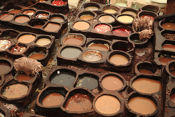 포토 JPG 해외이미지 구름 건축양식 아프리카 동양인 사람없음 컬러풀 여행객 죽음 업무 중세 역사 가죽 이슬람교 공예 냄새 모로코 메디나 솜씨 아랍어 안뜰 옛날 이국적 해외202004 해외202105 해외포토 자연요소 건축 나라 종교 컬러 사람 인종 취미 작업 파일형식