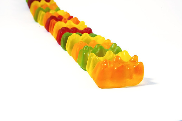 포토 JPG 해외이미지 스튜디오촬영 사람없음 컬러풀 배열 흰배경 젤리 곰모양 해외202004 해외202105 해외포토 모양 컬러 백그라운드 곰 디저트 실내 흰색 파일형식