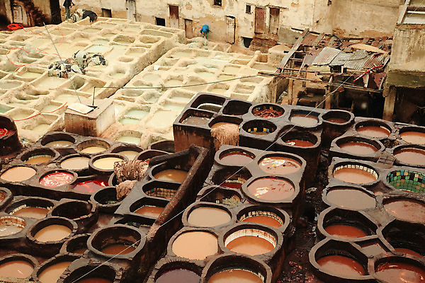 포토 JPG 해외이미지 구름 건축양식 아프리카 동양인 사람없음 컬러풀 여행객 죽음 업무 중세 역사 가죽 이슬람교 공예 냄새 모로코 메디나 솜씨 아랍어 안뜰 옛날 이국적 해외202004 해외202105 해외포토 자연요소 건축 나라 종교 컬러 사람 인종 취미 작업 파일형식