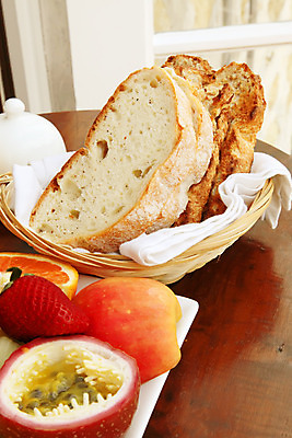 포토 JPG 해외이미지 접시 빵 조각 컨셉 과일 딸기 호텔 건강 동양인 사람없음 야외 목재 바구니 식사 다정 직물 오픈 고급 아침식사 사과 큼 파인애플 싱글 레이아웃 슬라이스 열정 서빙 경영 뷔페 정중 해외202004 해외202105 해외포토 나무 식기 감정 음식 비즈니스 재료 숙소 인종 크기 열대과일 파일형식