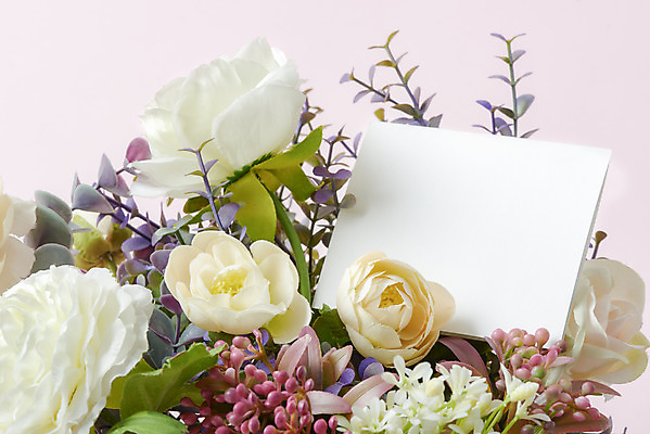 포토 JPG 스튜디오촬영 기념일 꽃다발 프레임 실내 근접촬영 사람없음 장미 축하 어버이날 스승의날 감사 5월행사 보라색배경 성년의날 국내포토 카드프레임 꽃 감정 뷰포인트 백그라운드 컨셉 이벤트 내부 보라색 5월 파일형식