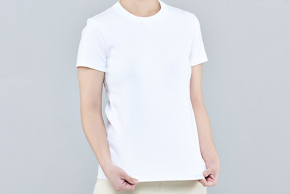 포토 JPG 스튜디오촬영 여자 패션 회색배경 실내 한명 상반신 20대 성인 옆모습 한국인 반팔티셔츠 잡기 흰옷 목업 성인여자한명만 국내포토 1 옷 뷰포인트 백그라운드 티셔츠 모션 사람 동양인 청년 내부 회색 여자한명만 성인여자만 파일형식