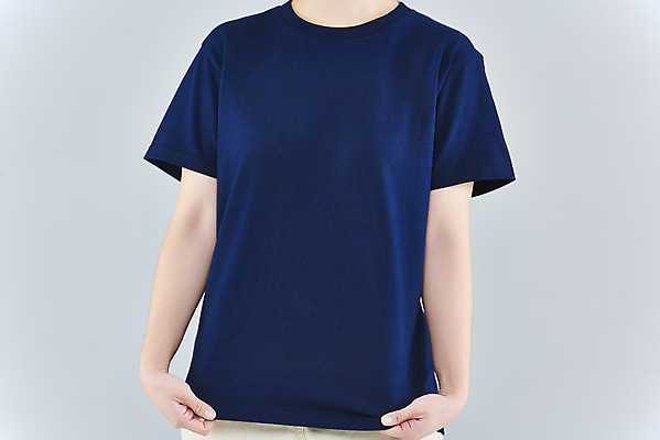 포토 JPG 스튜디오촬영 옷 여자 패션 회색배경 실내 한명 상반신 20대 성인 앞모습 한국인 반팔티셔츠 잡기 목업 성인여자한명만 국내포토 1 뷰포인트 백그라운드 티셔츠 모션 사람 동양인 청년 내부 회색 여자한명만 성인여자만 파일형식