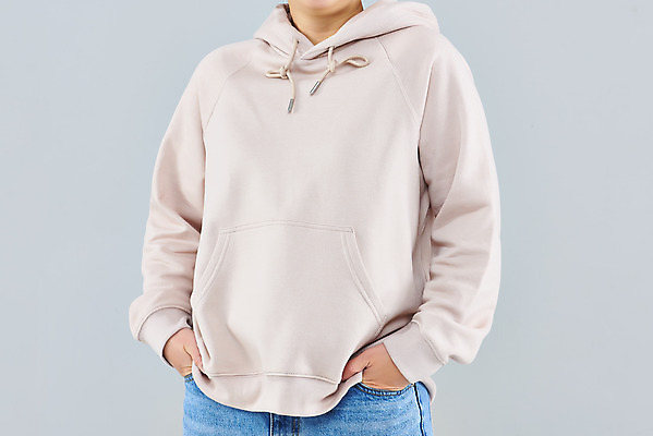 포토 JPG 스튜디오촬영 옷 여자 패션 40대 중년 회색배경 실내 한명 상반신 옆모습 한국인 주머니손 후드티셔츠 후드티 목업 중년여자한명만 국내포토 1 뷰포인트 티셔츠 모션 사람 동양인 성인 내부 회색 여자한명만 중년여자만 파일형식 컬러 셔츠 인종 여자만 중년만 상의 성인만