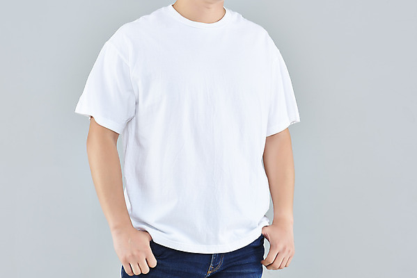 포토 JPG 스튜디오촬영 패션 남자 회색배경 실내 한명 상반신 성인 옆모습 30대 한국인 반팔티셔츠 주머니손 흰옷 목업 성인남자한명만 국내포토 1 옷 뷰포인트 백그라운드 티셔츠 모션 사람 동양인 내부 장년 회색 남자한명만 성인남자만 파일형식