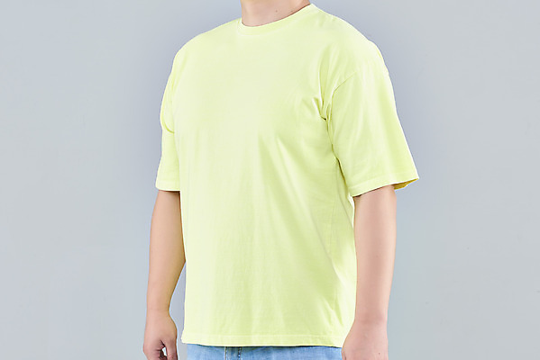 포토 JPG 스튜디오촬영 옷 패션 남자 40대 중년 회색배경 실내 한명 상반신 옆모습 한국인 반팔티셔츠 정자세 목업 중년남자한명만 국내포토 1 뷰포인트 포즈 백그라운드 티셔츠 사람 동양인 성인 내부 회색 남자한명만 중년남자만 파일형식