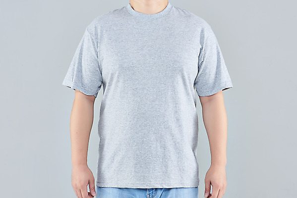 포토 JPG 스튜디오촬영 옷 패션 남자 40대 중년 회색배경 실내 한명 상반신 앞모습 한국인 반팔티셔츠 정자세 목업 중년남자한명만 국내포토 1 뷰포인트 포즈 백그라운드 티셔츠 사람 동양인 성인 내부 회색 남자한명만 중년남자만 파일형식